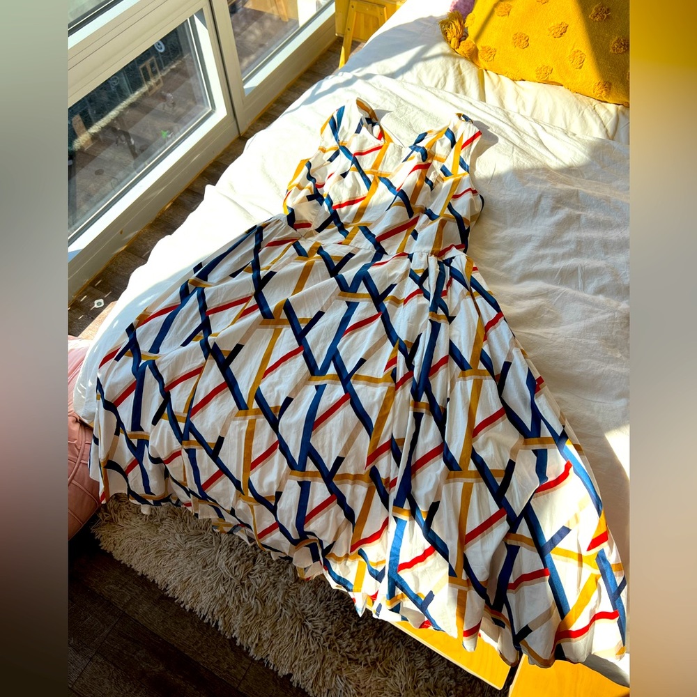 Retro Geometric cutout dress! NWOT- NEVER WORN